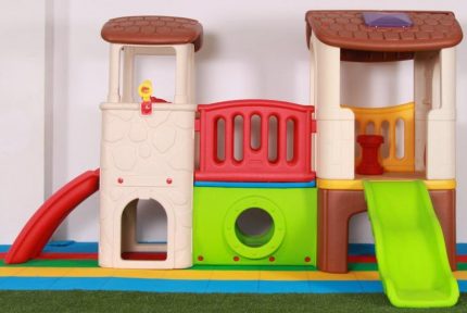 مجموعه زیبای کلبه سرسره دو برج با پله صخره نوردی مناسب بازی کودکان 3 تا 6 ساله شما در تمامی مکان ها
